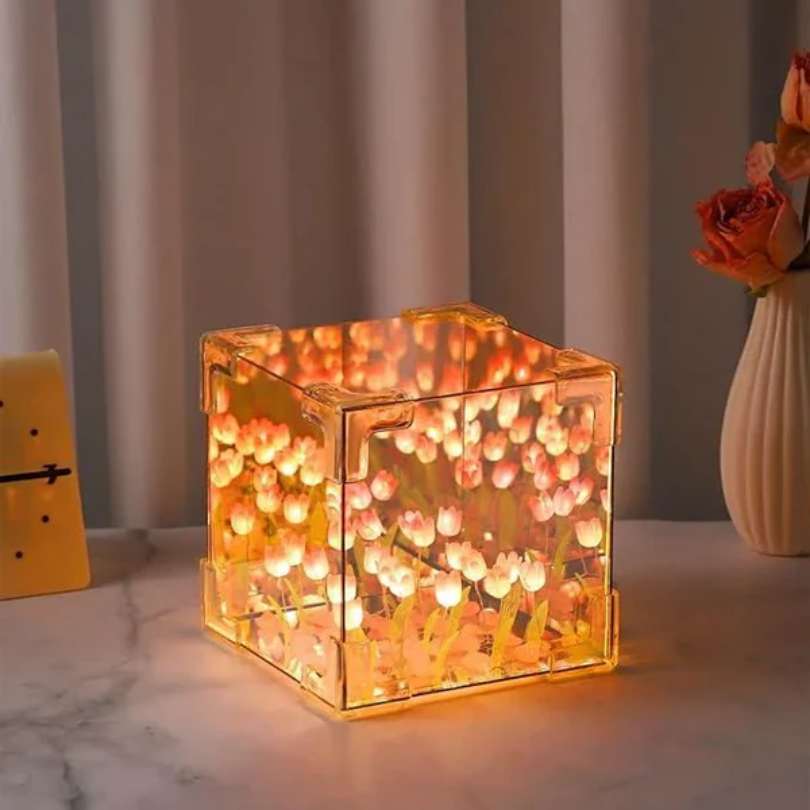 Lámpara y Espejo de Tulipanes Infinitos: Un Símbolo del Amor Eterno